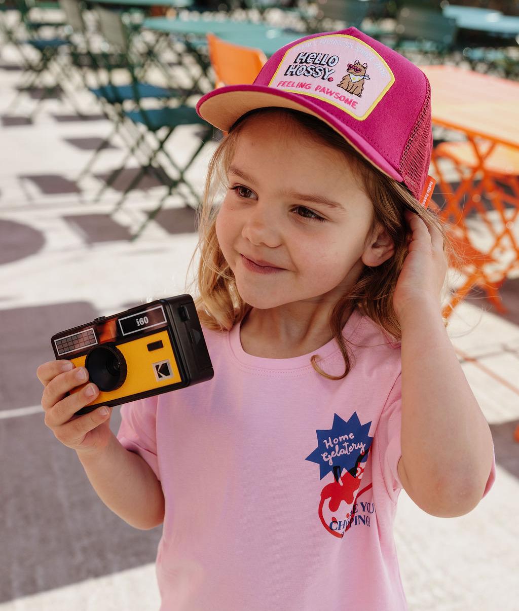 Boné infantil fuchsia com pala curva e patch Hello Hossy