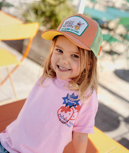 Boné infantil castanho e verde com pala curva e patch de coelho Hello Hossy