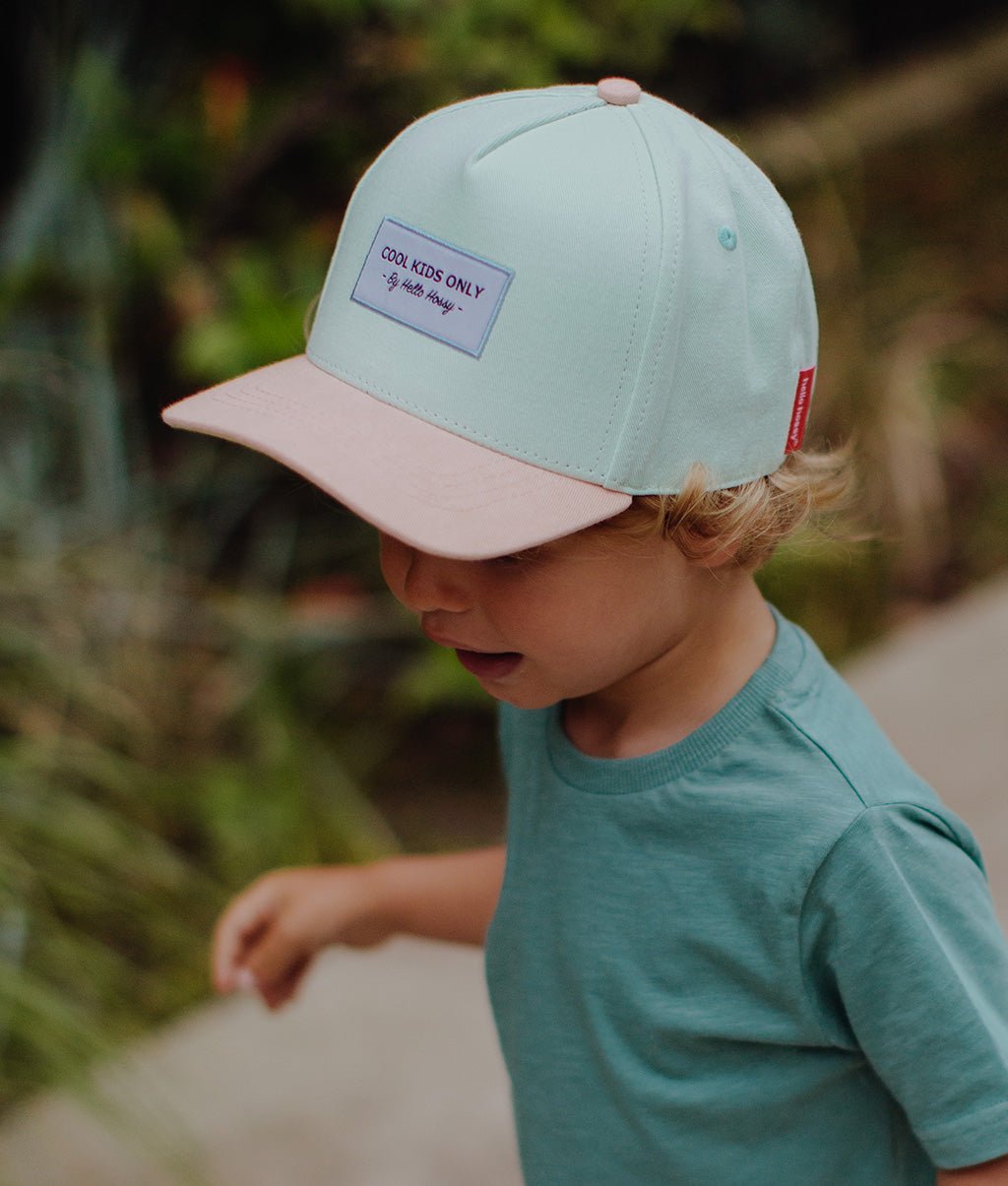 Boné infantil Mini Aloe, pala curva, 100% algodão orgânico, certificado Oeko-Tex, desde os 9 meses, Cool Kids Only!