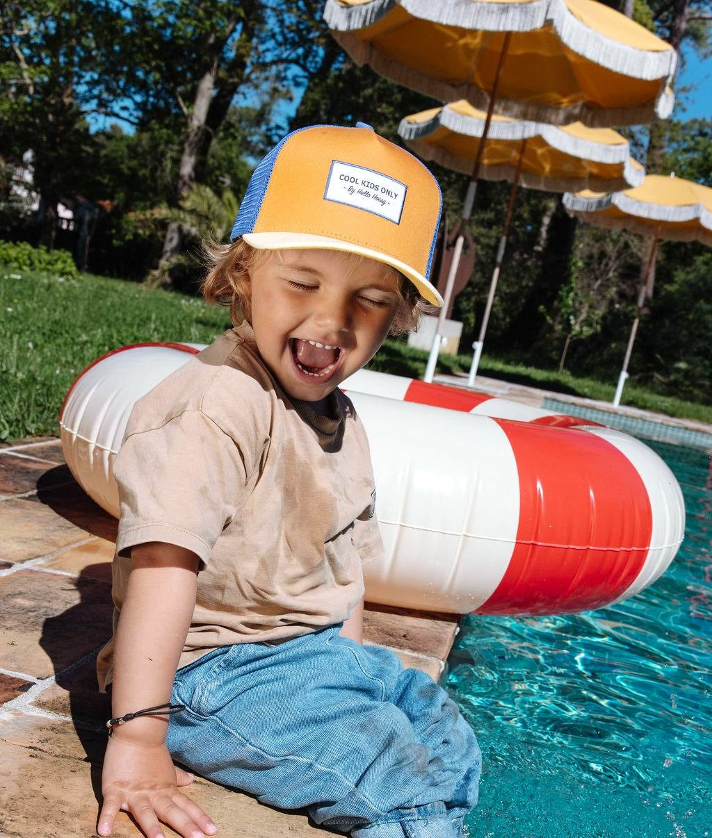 Boné infantil Camel com rede azul, pala curva, Cool Kids Only Hello Hossy