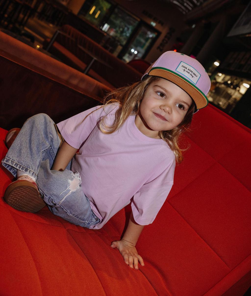Boné infantil rosa com pala verde, pala reta, usado Hello Hossy