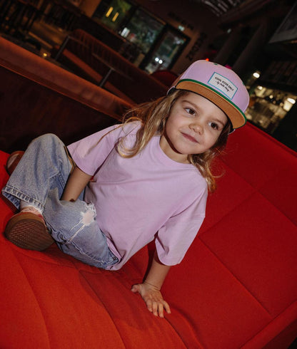Boné infantil rosa com pala verde, pala reta, usado Hello Hossy