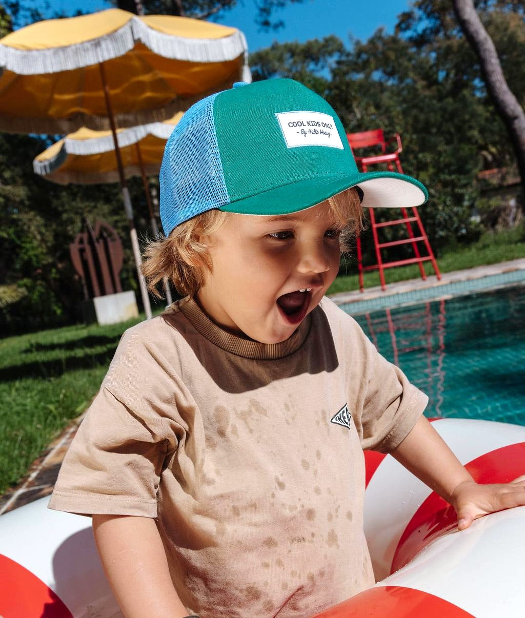 Boné infantil verde e azul com rede traseira e pala curva Hello Hossy