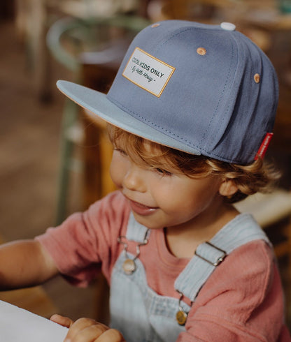 Boné infantil Mini Malo, pala reta, 100% algodão orgânico, certificado Oeko-Tex, desde os 9 meses, Cool Kids Only!