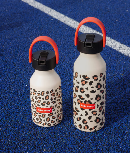 Garrafa reutilizável infantil bege com estampado leopard e pega laranja, Hello Hossy