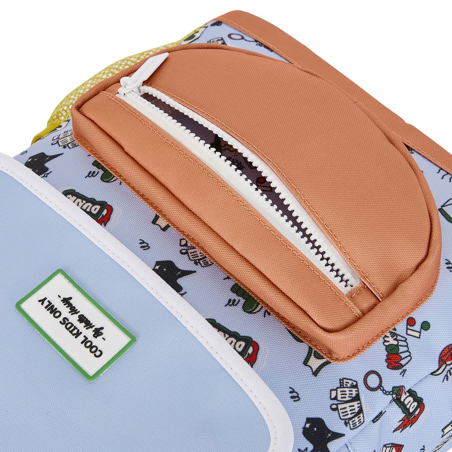 Mochila infantil azul com padrão de desporto e bolso laranja Hello Hossy