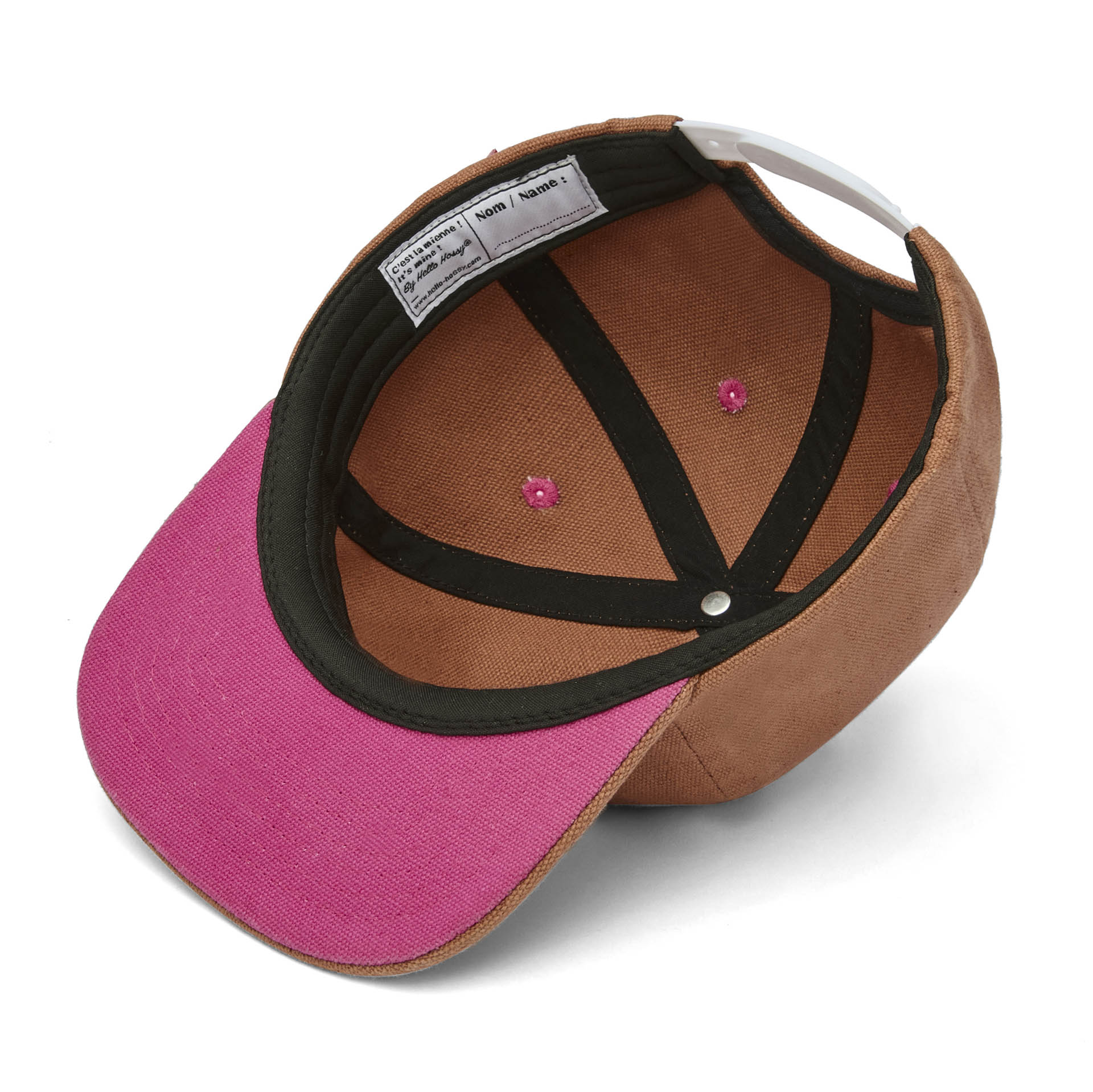 Boné infantil castanho com pala rosa no interior Hello Hossy