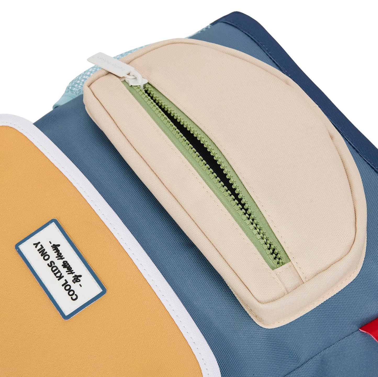 Mochila infantil azul com bolso bege e fecho verde Hello Hossy