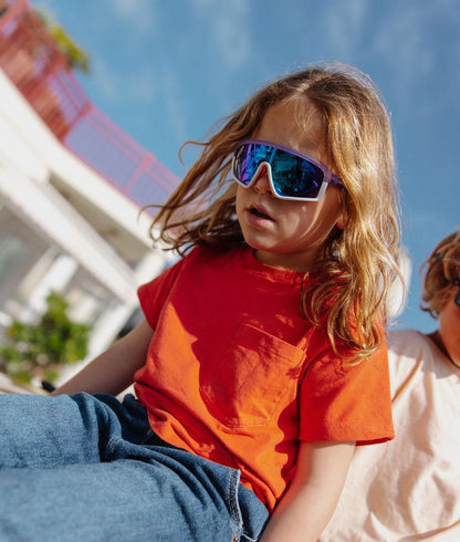 Óculos de sol infantis violeta e brancos, estilo desportivo, espelhados Hello Hossy