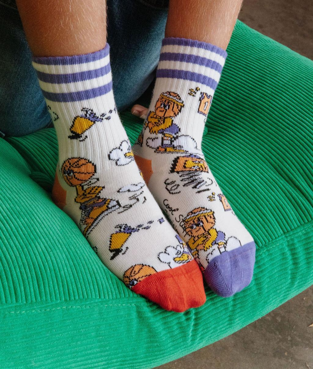 Meias infantis brancas com estampado de desporto e dedos multicoloridos Hello Hossy