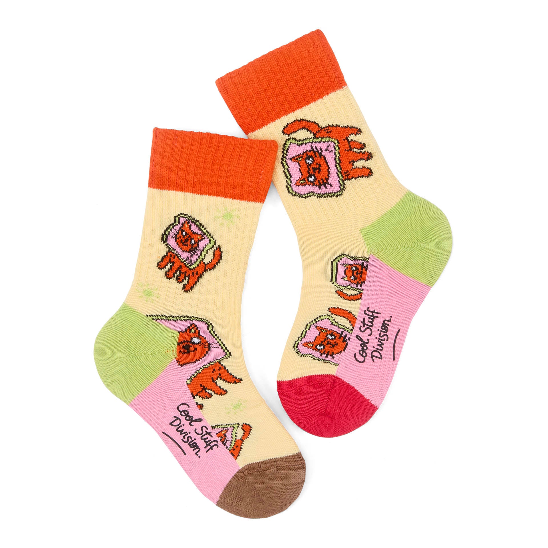 Par de meias amarelas para criança, estampadas com gatos, calcanhares e pontas contrastantes rosa e castanho, cano laranja – vista plana