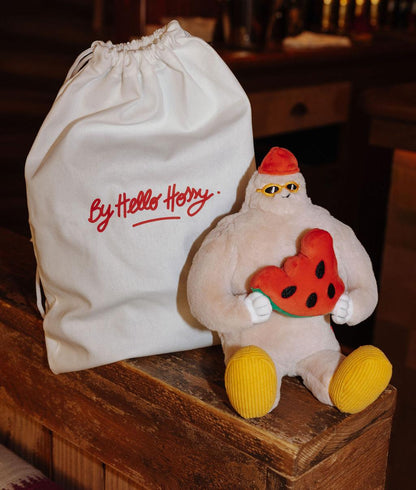 Peluche em forma de ieti Frosty Yeti ao lado da sua bolsa reutilizável - foto de ambiente - Hello Hossy