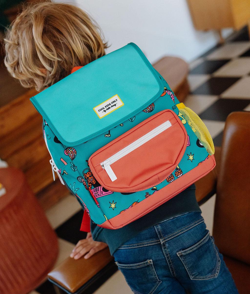 Mochila infantil verde e coral com estampado de animais Hello Hossy