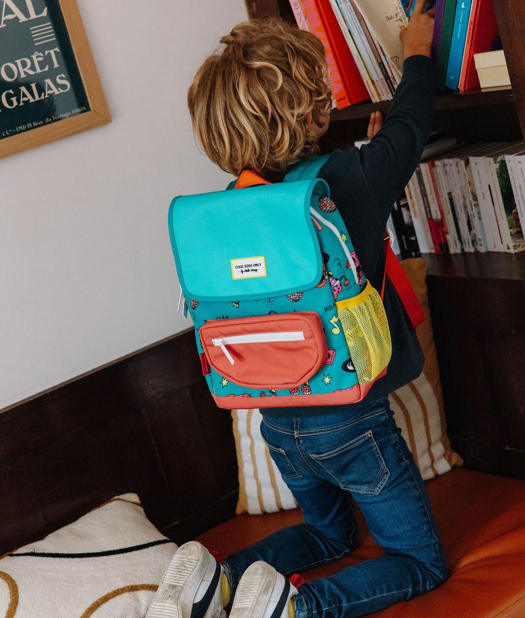 Mochila infantil verde e coral com padrão de animais Hello Hossy