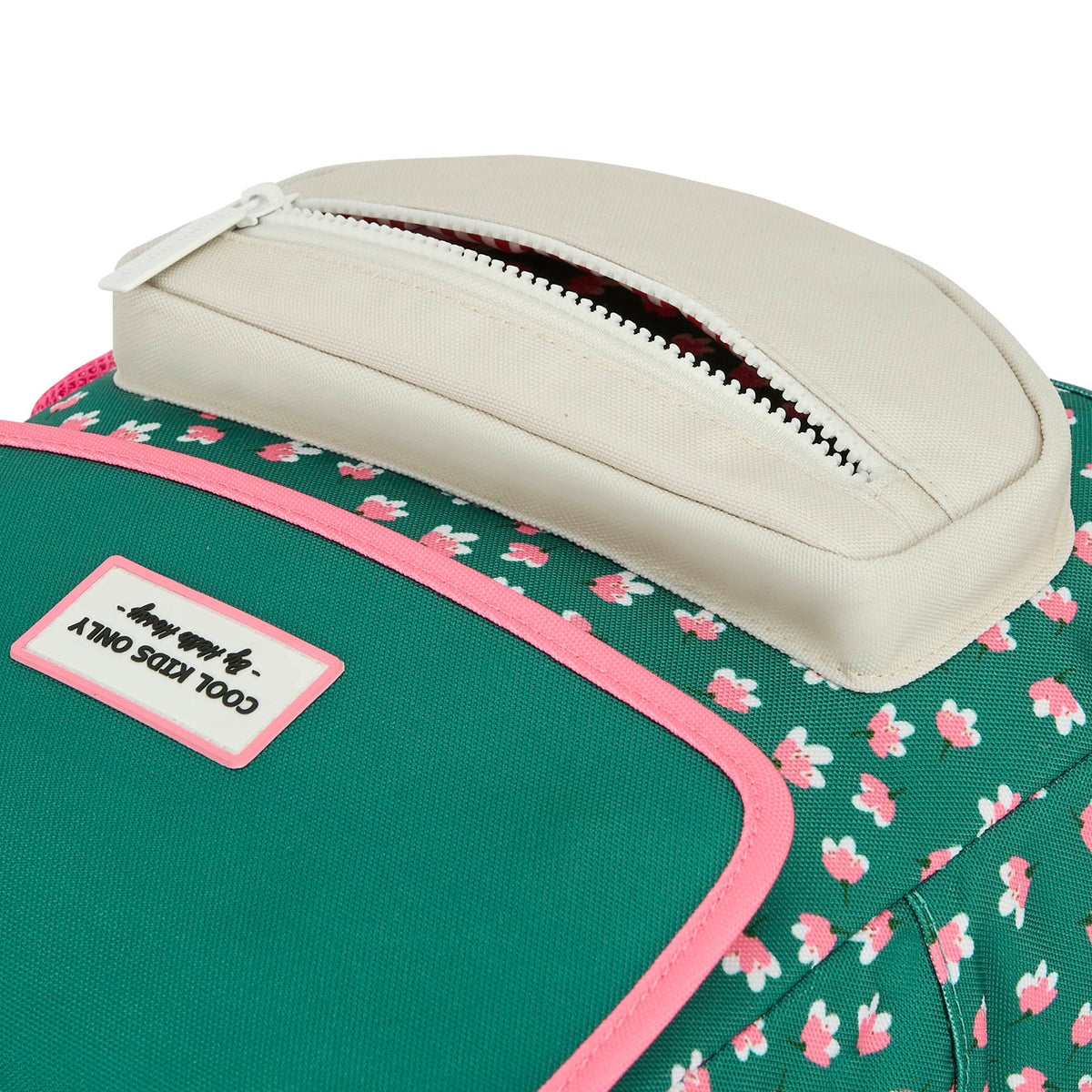 Mochila infantil verde com estampado de flores rosa e bolso creme Hello Hossy