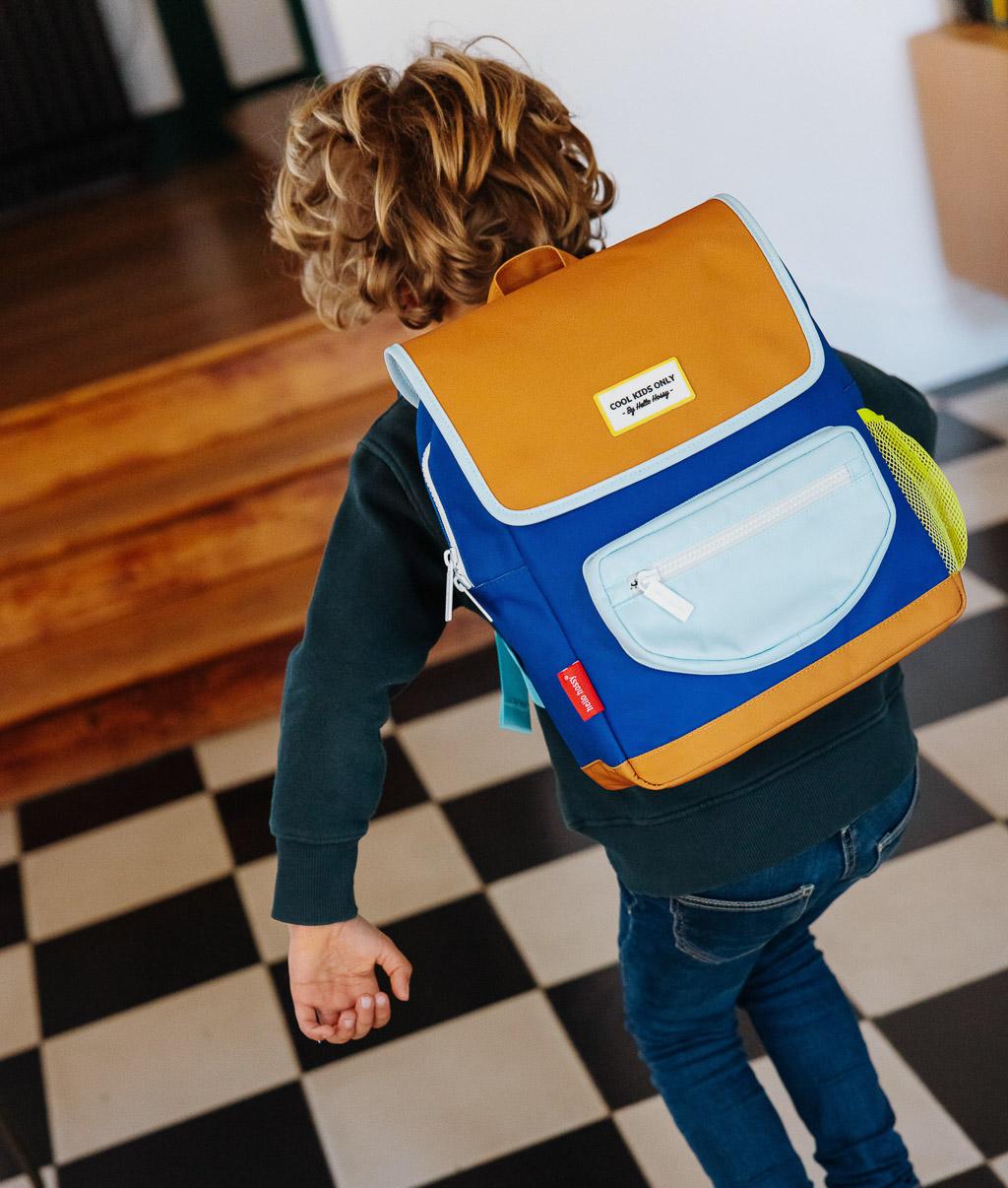Mochila infantil azul-claro marine com bolso frontal laranja Hello Hossy