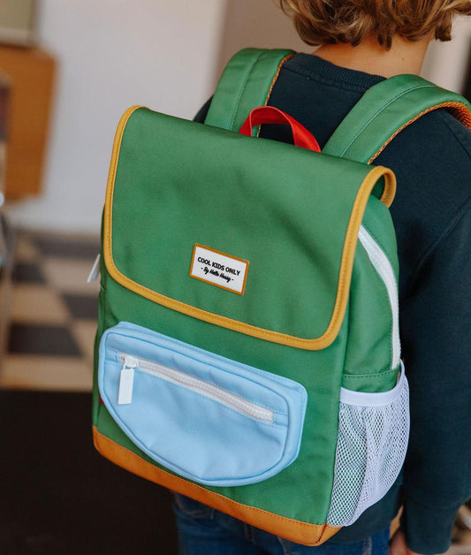 Mochila infantil verde com bolso azul Hello Hossy
