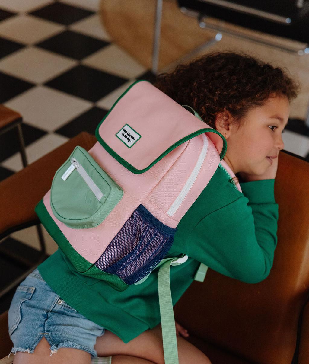 Mochila infantil rosa, detalhes verdes, bolso em rede Hello Hossy