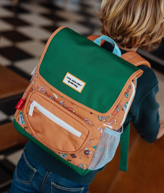 Mochila infantil castanha e verde com padrão de música, Hello Hossy