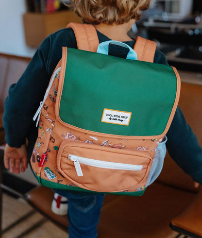 Mochila infantil castanha e verde com padrão de música, Hello Hossy