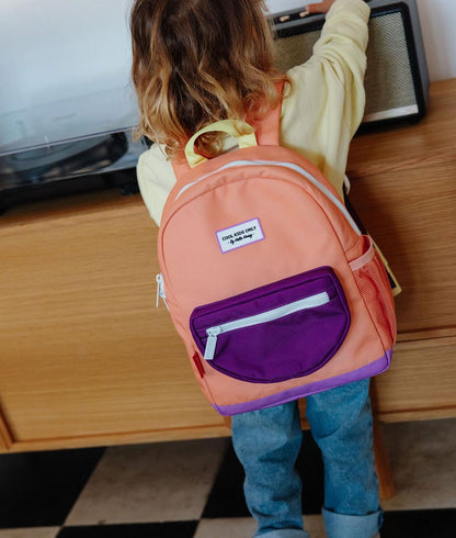 Mochila infantil laranja com bolso violette Hello Hossy