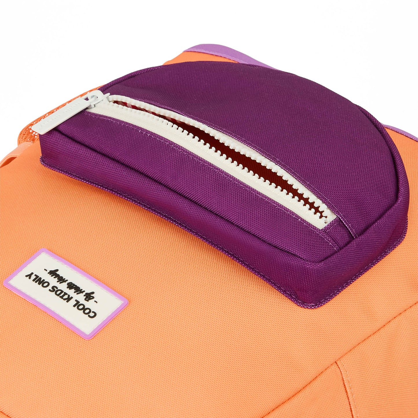 Mochila infantil laranja com bolso violeta Hello Hossy