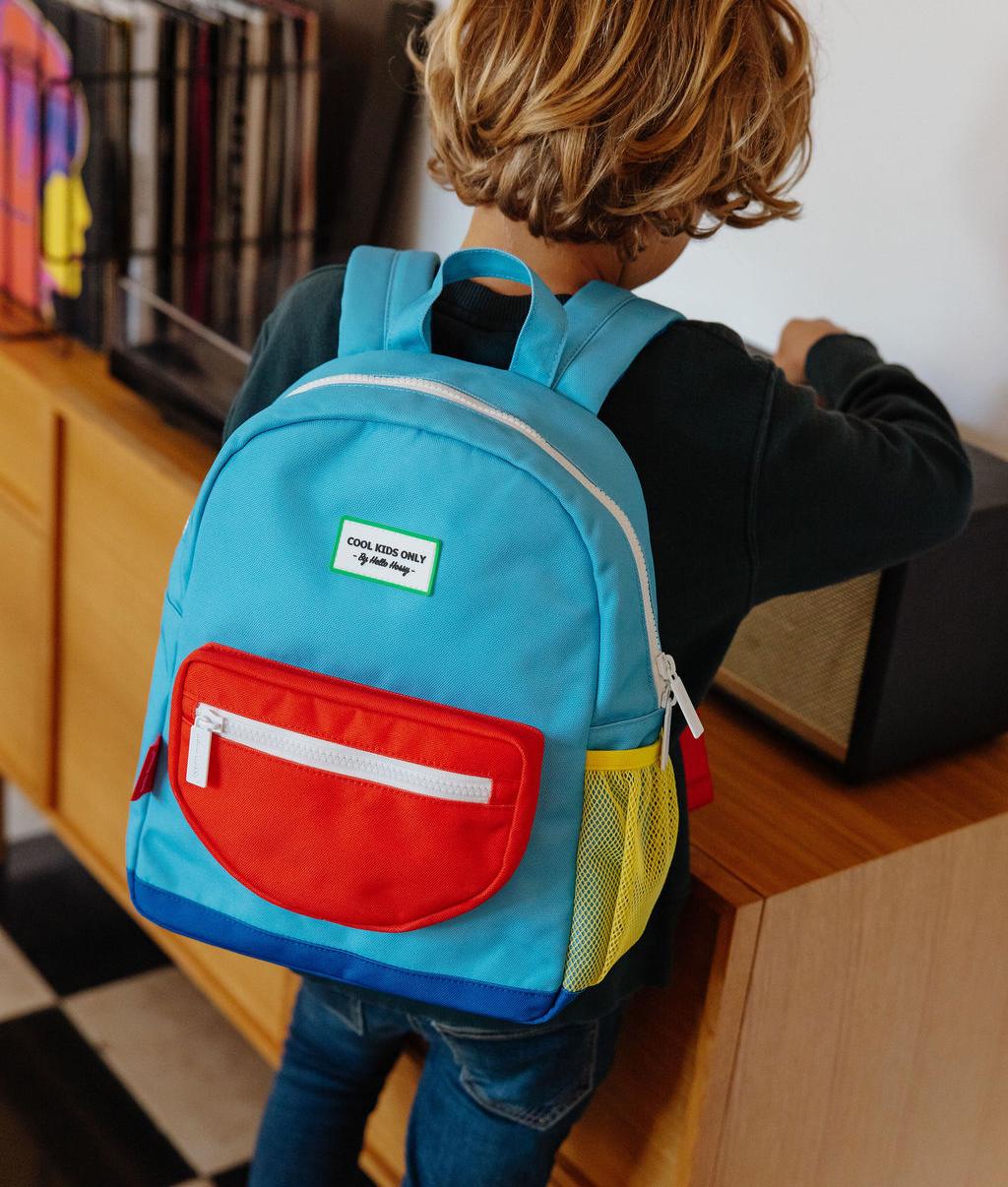 Mochila infantil azul com bolso vermelho e rede amarela Hello Hossy