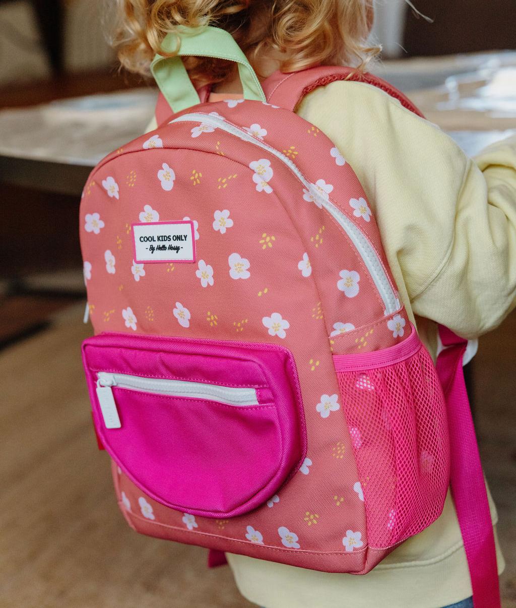 Mochila infantil coral com estampado de flores e bolso rosa Hello Hossy