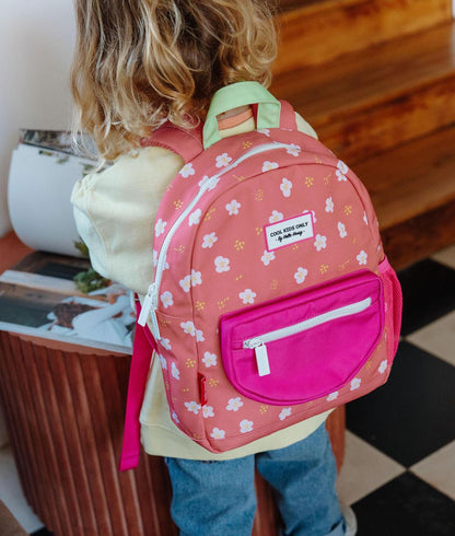 Mochila infantil coral com estampado de flores e bolsos rosa Hello Hossy