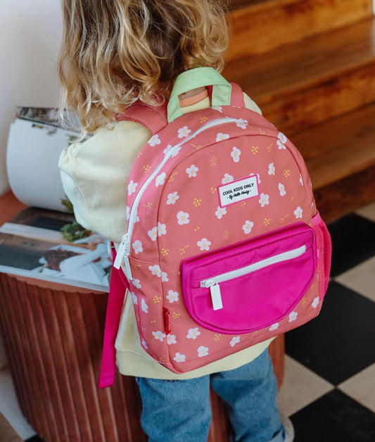 Mochila infantil coral com estampado de flores e bolsos rosa Hello Hossy
