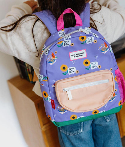 Mochila infantil violeta com estampado de flores e bolso bege Hello Hossy