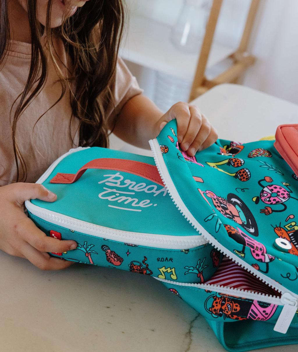 Saco de lanche infantil verde e coral com padrão de animais e fecho de correr Hello Hossy