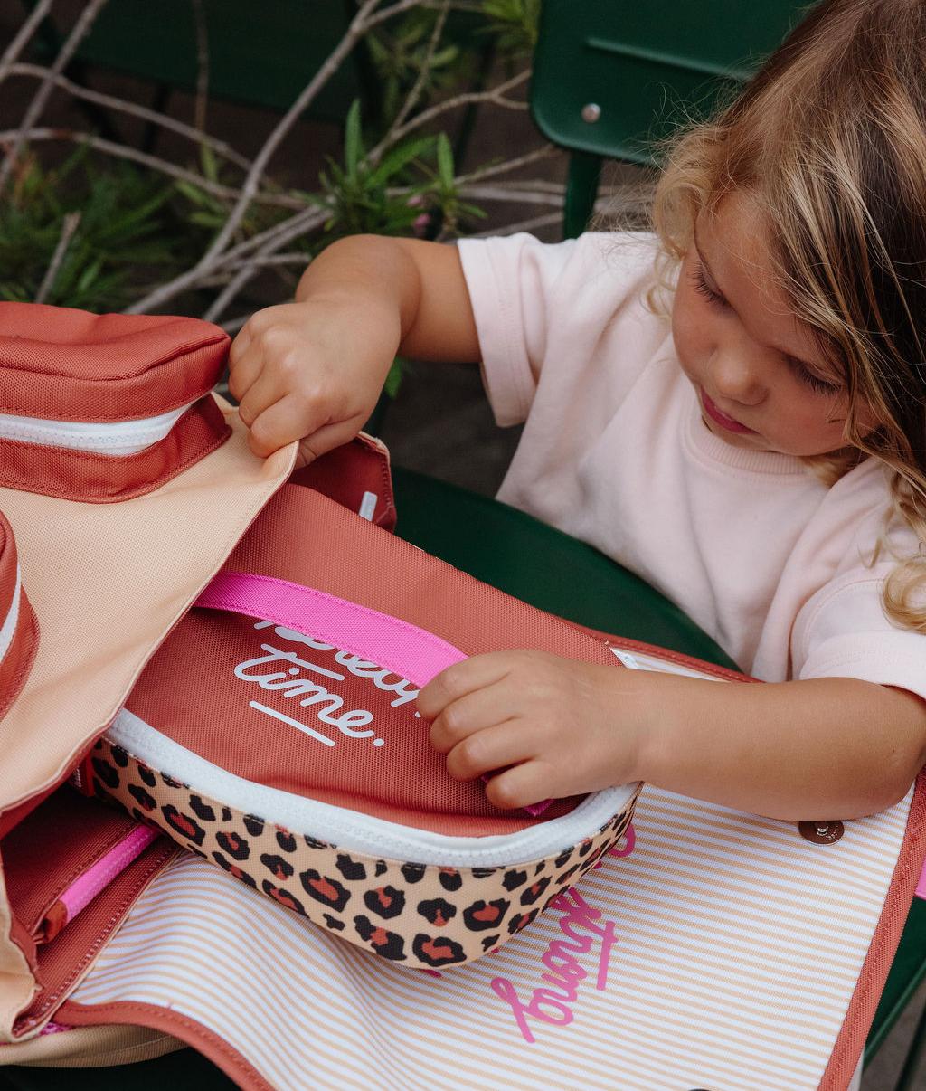 Saco de lanche infantil creme castanho com estampado leopard e interior rosa Hello Hossy