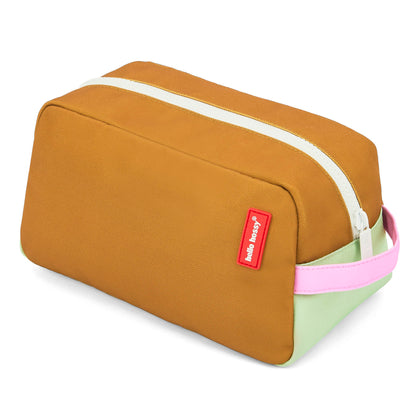 Nécessaire para criança Camel e verde, fecho branco, pega rosa Hello Hossy