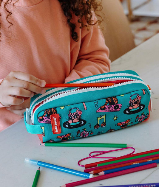 Estojo escolar infantil verde e coral, estampado de animais, vários compartimentos Hello Hossy