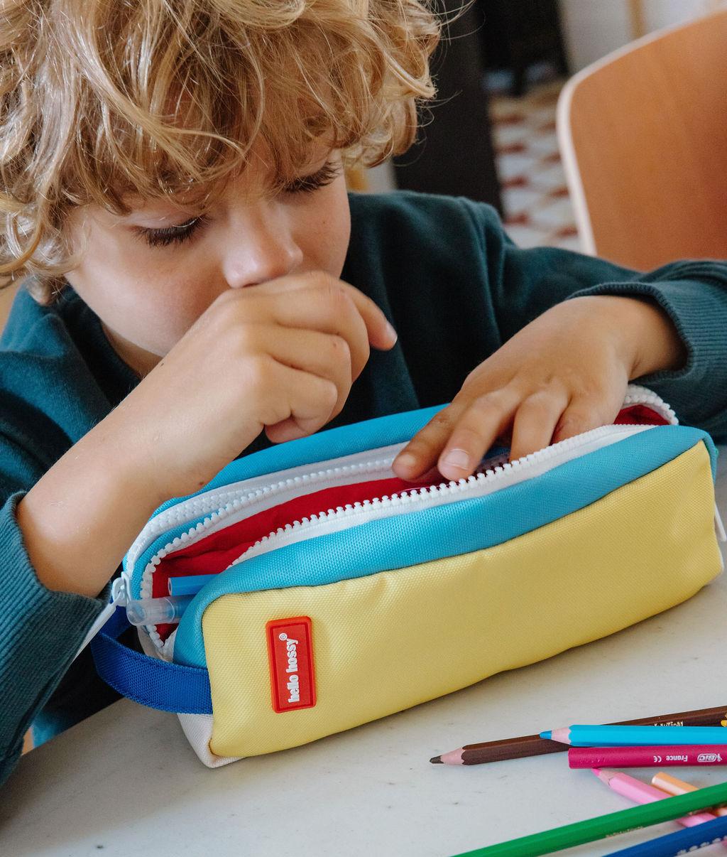 Estojo escolar infantil azul e amarelo com compartimento duplo Hello Hossy