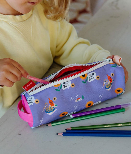 Estojo escolar infantil violeta com padrão de flores e padrões coloridos Hello Hossy