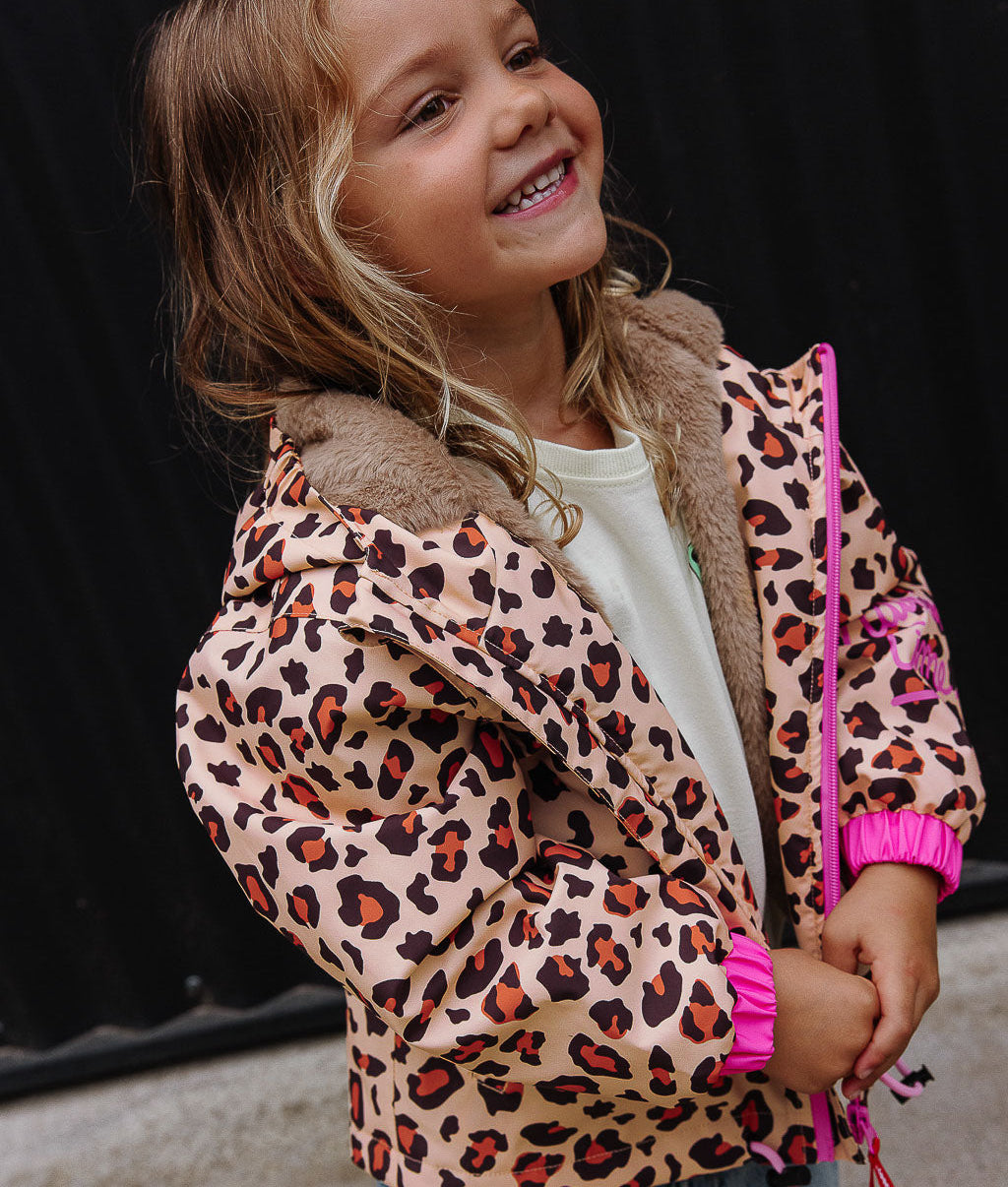 Casaco de inverno infantil com padrão leopard castanho e preto, forro de pelo sintético Hello Hossy