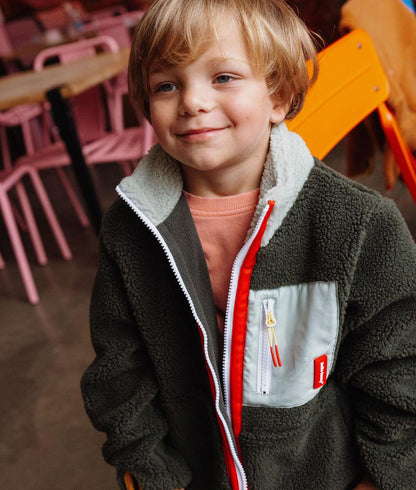 Casaco polar verde, look infantil Hello Hossy
