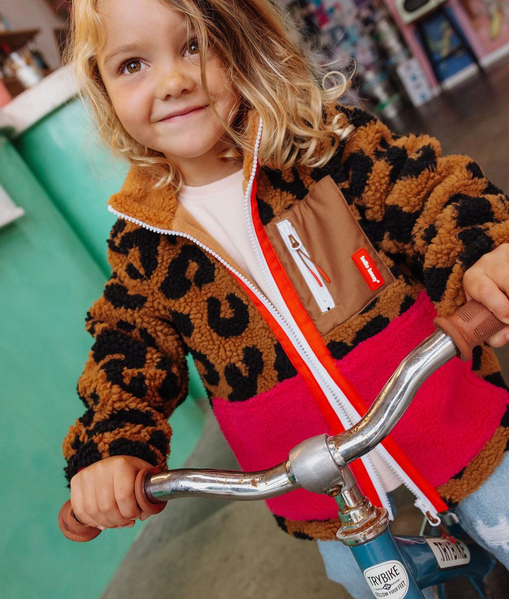 Casaco polar para criança com estampado leopard, vista de frente Hello Hossy
