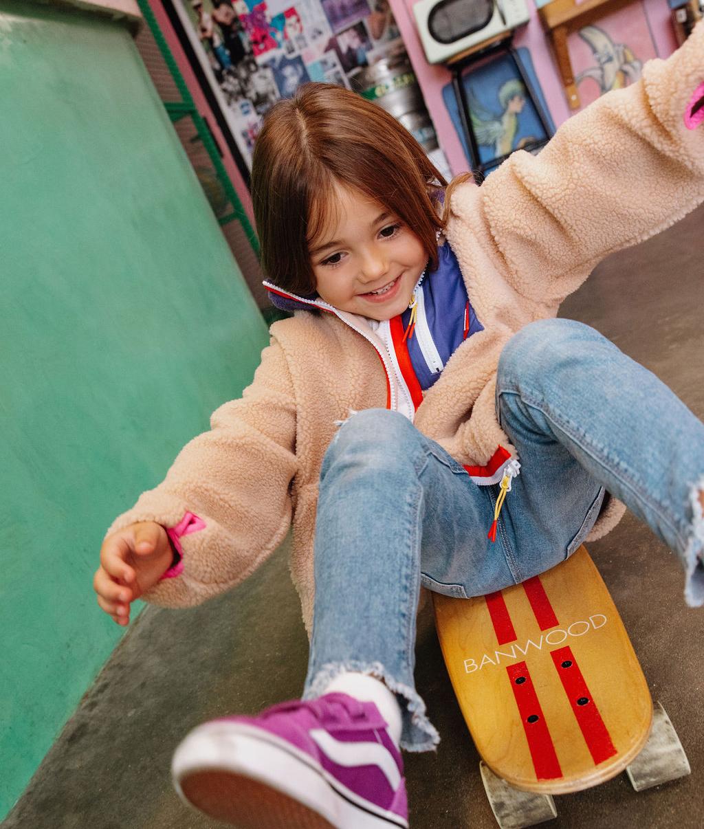 Casaco polar bege, look infantil Hello Hossy