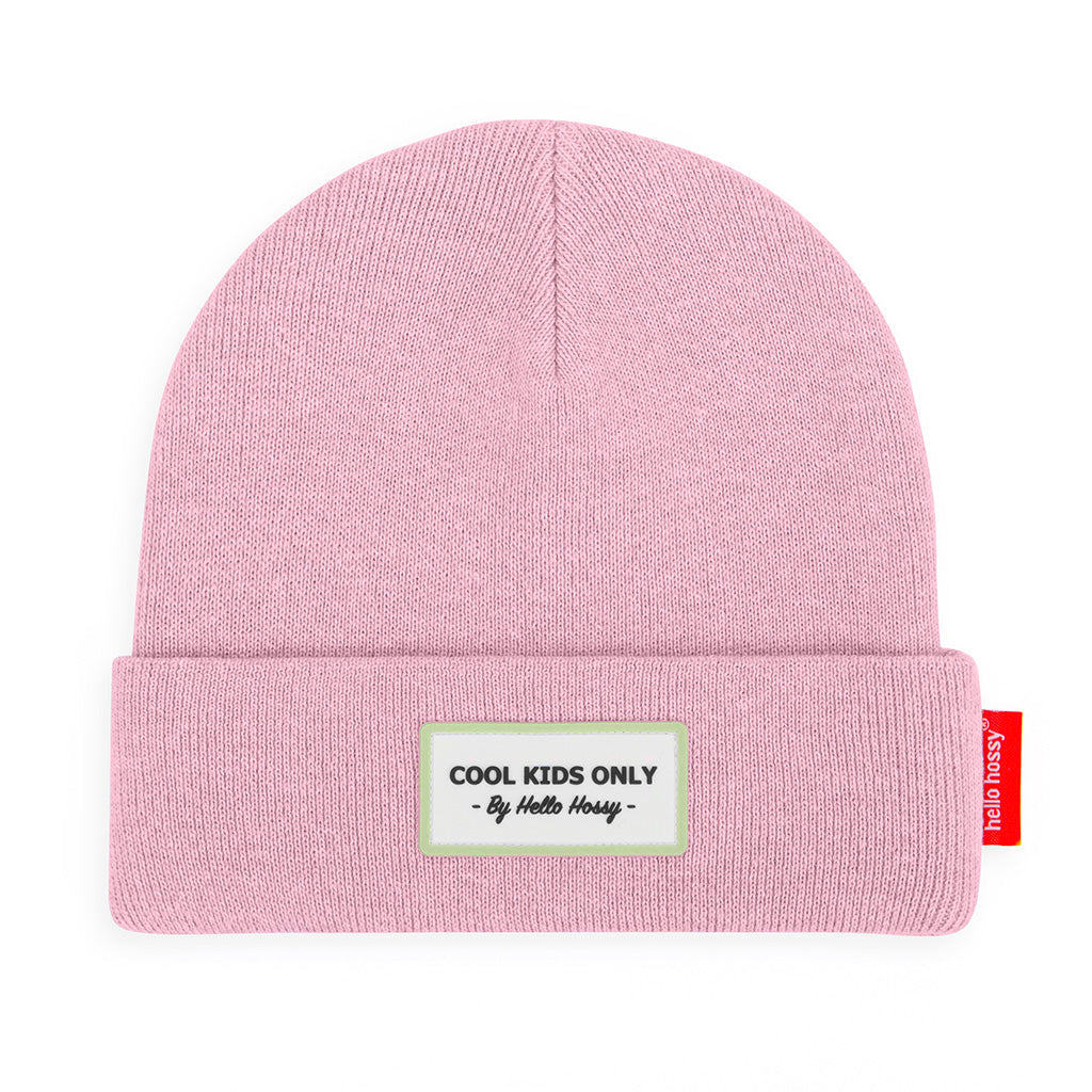 Gorro infantil rosa com etiqueta bordada e texto branco Hello Hossy
