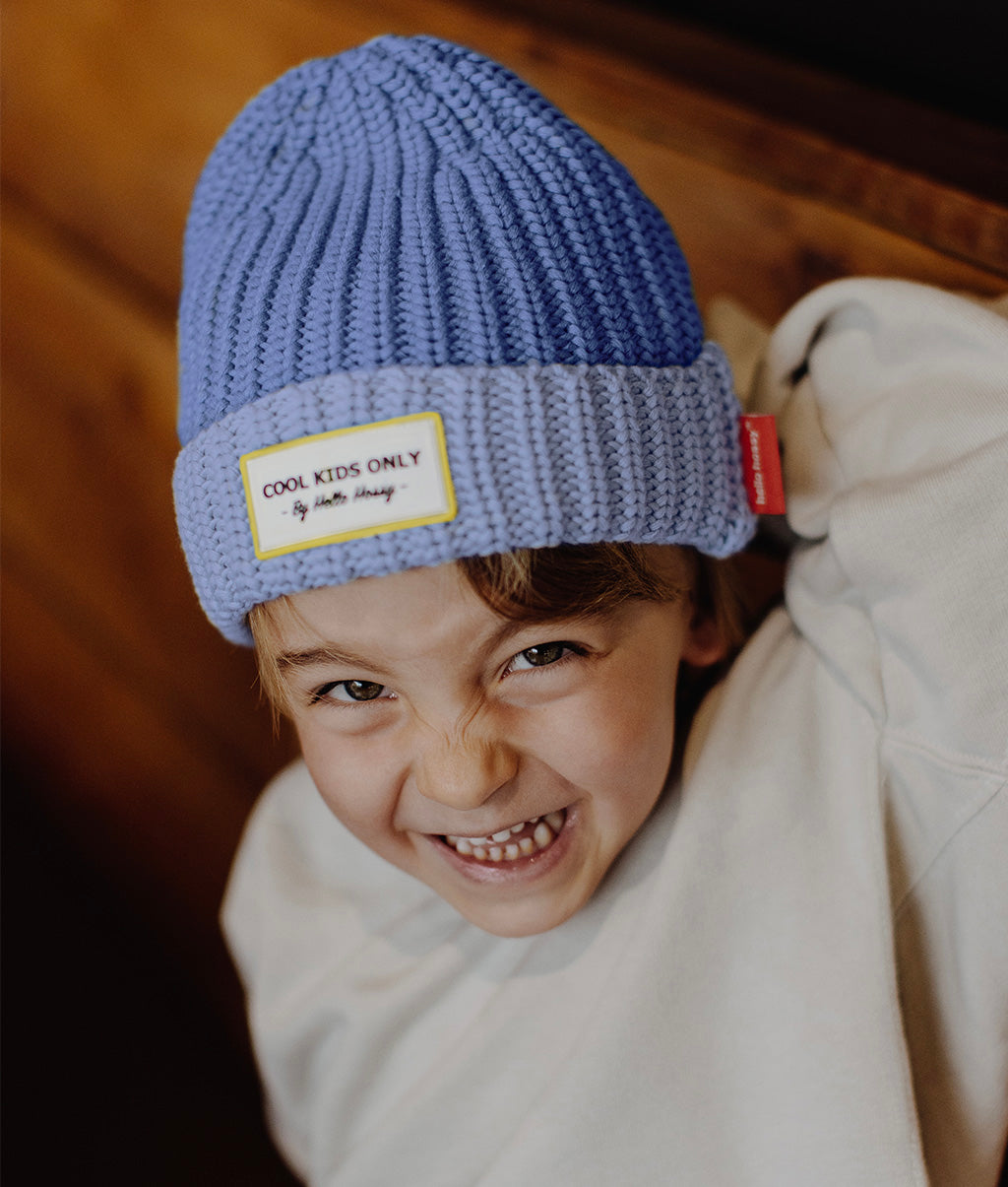 Gorro infantil azul com mensagem bordada Cool Kids Only Hello Hossy