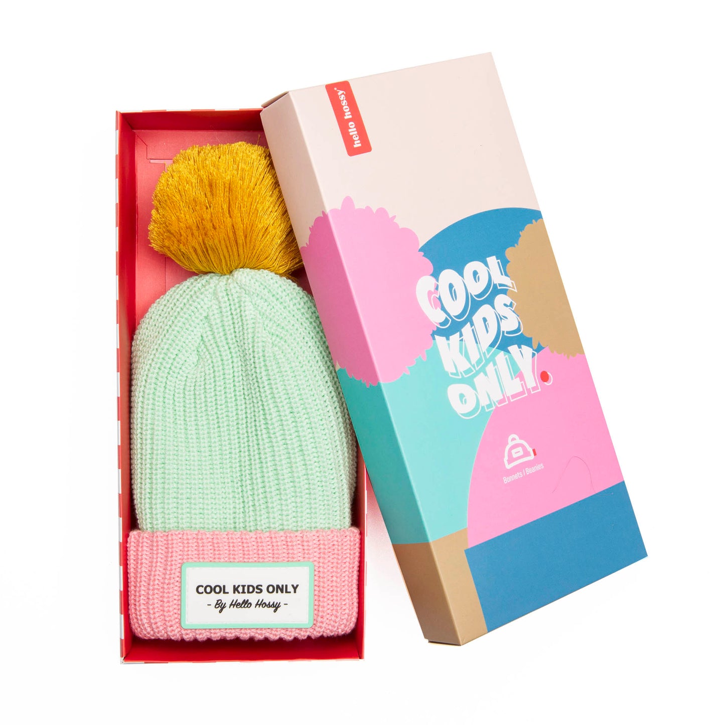 Gorro infantil verde pastel, pompom amarelo, etiqueta bordada, Hello Hossy