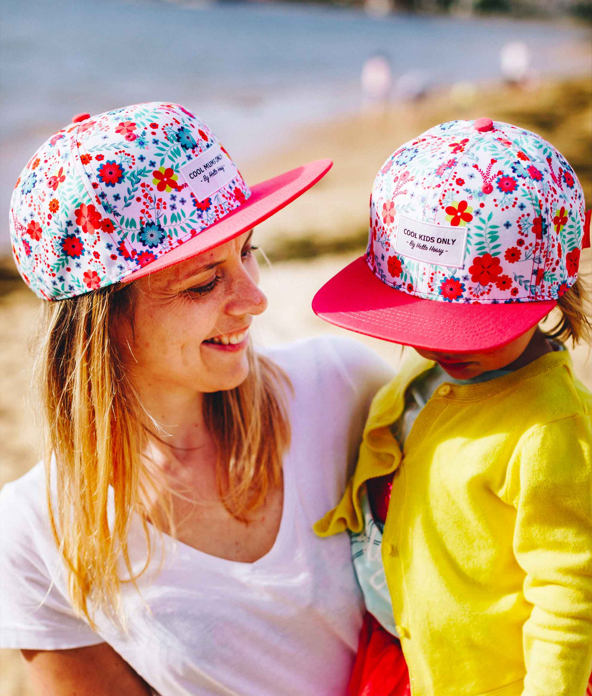 Duo mãe e criança, bonés infantis com estampado de flores, pala reta rosa Hello Hossy