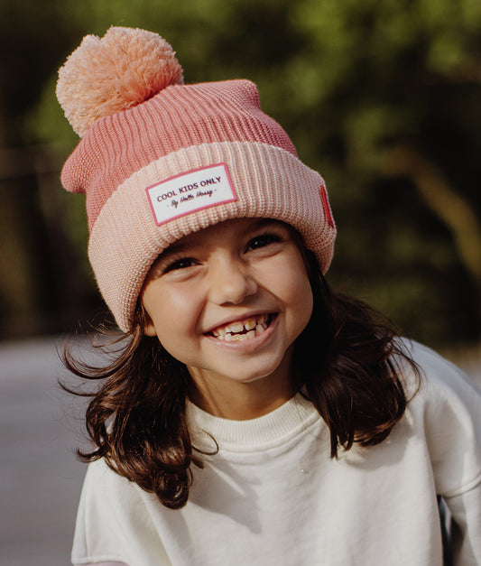 Gorro para crianças Color Block Blush, com pompom, forro polar, algodão orgânico, desde os 9 meses, Cool Kids Only !
