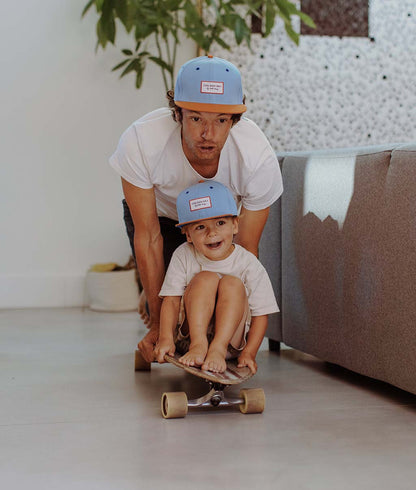 Boné pais e filhos Mini Jean, pala reta, matchy-matchy, 100% algodão orgânico, a partir dos 9 meses, Cool Kids Only!