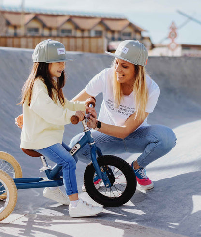 Boné Mini Caqui para crianças e bebés, Cool Kids Only, Hello Hossy