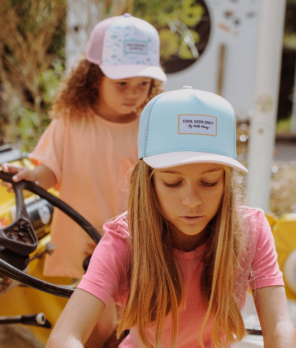 Boné para crianças Mini Lagoon, estilo Trucker, ecorresponsável, certificado Oeko-Tex, desde os 9 meses, Cool Kids Only!